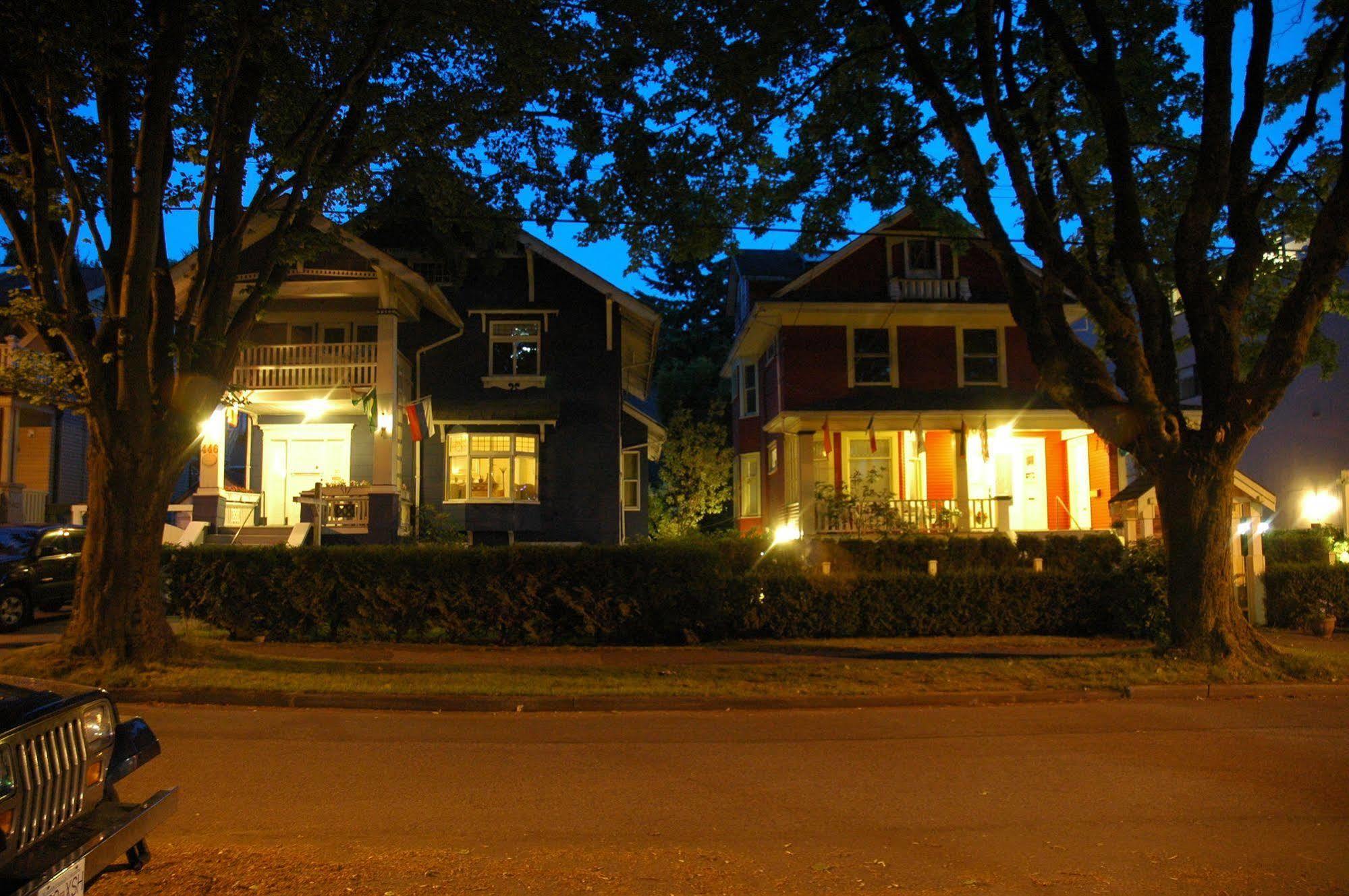 Douglas Guest House Vancouver Exterior photo