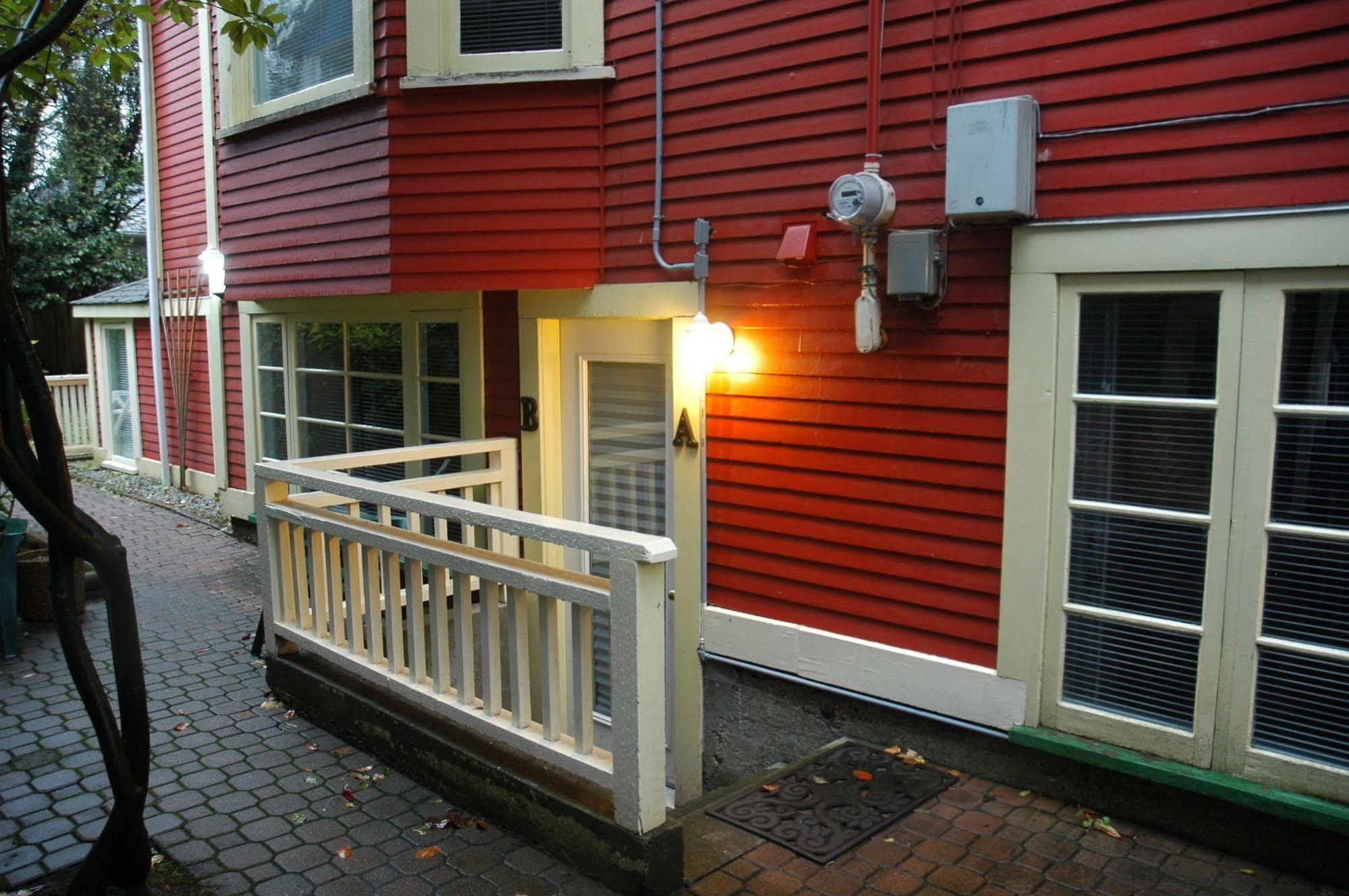 Douglas Guest House Vancouver Exterior photo